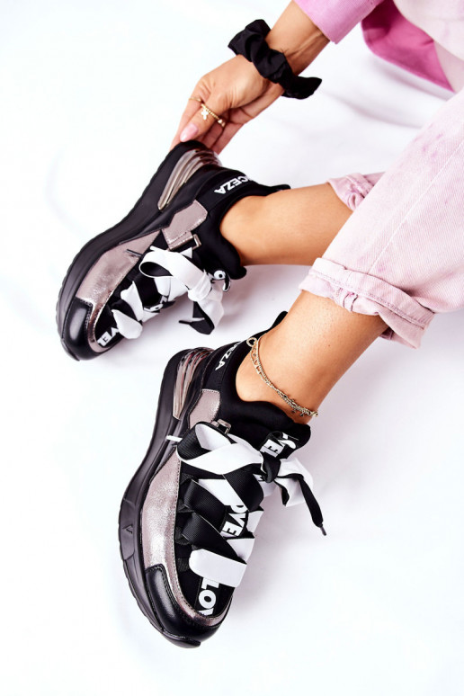 Chaussures style sport Baskets modèle chaussures Couleur noir et argent Dexla Chaussures style sport Baskets modèle chaussures Couleur noir et argent Dexla