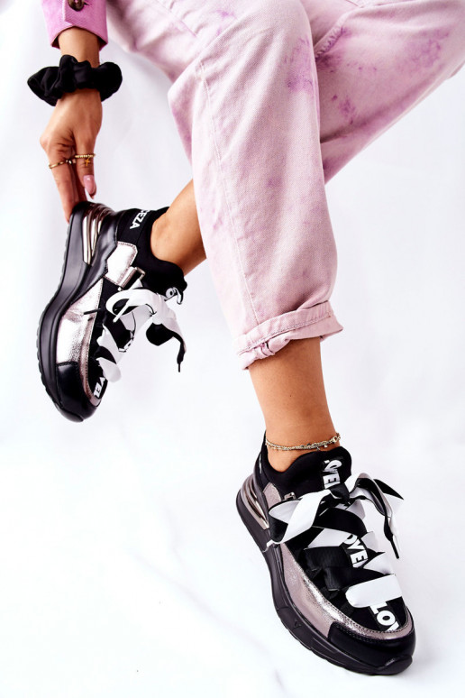 Chaussures style sport Baskets modèle chaussures Couleur noir et argent Dexla Chaussures style sport Baskets modèle chaussures Couleur noir et argent Dexla