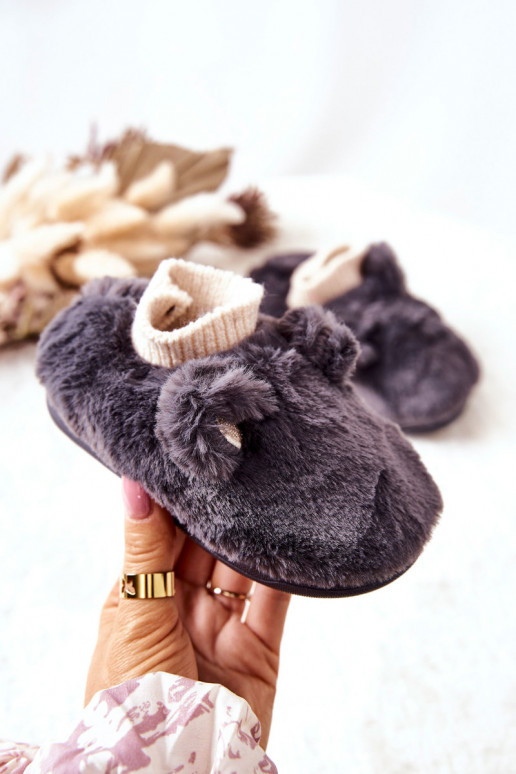 Chaussons chauffants à fermeture à enfiler de couleur grise Dessi Chaussons chauffants à fermeture à enfiler de couleur grise Dessi