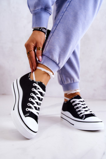 avec lanières Chaussures de sport couleur noire Menifee