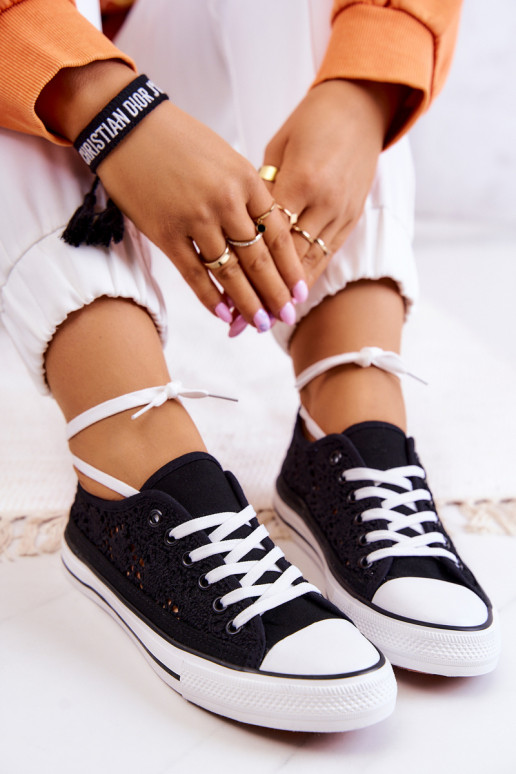 Chaussures de loisirs avec éléments ajourés de couleur noire Venture