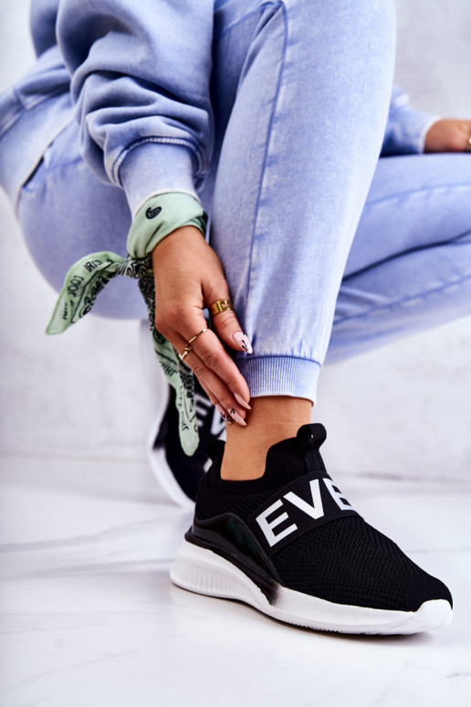 Chaussures de sport Loran d'un modèle frappant de couleur noire