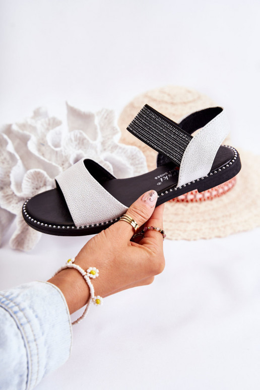 Modèle classique Sandales pour femmes avec rivets couleur argent Shelly