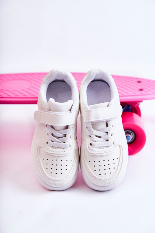 Chaussures de sport pour enfants à fermetures adhésives de couleur blanche Elike Chaussures de sport pour enfants à fermetures adhésives de couleur blanche Elike