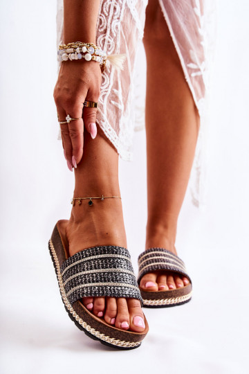 Chaussons modèle classique avec chaînes de couleur noire Maddy 2