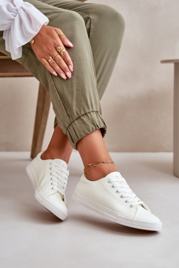 avec des brides Chaussures décontractées modèle classique de couleur blanche Misima