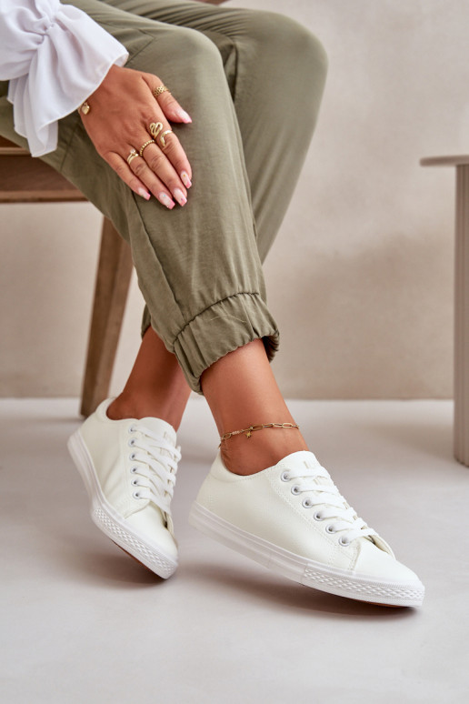 avec des brides Chaussures décontractées modèle classique de couleur blanche Misima