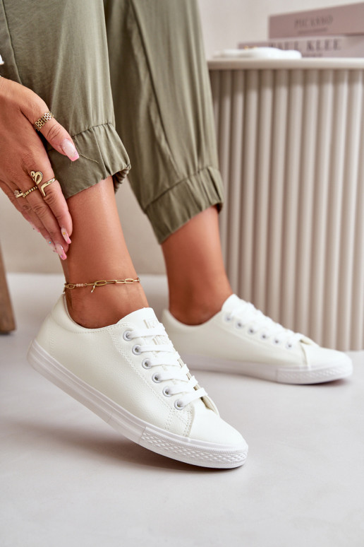 avec des brides Chaussures décontractées modèle classique de couleur blanche Misima