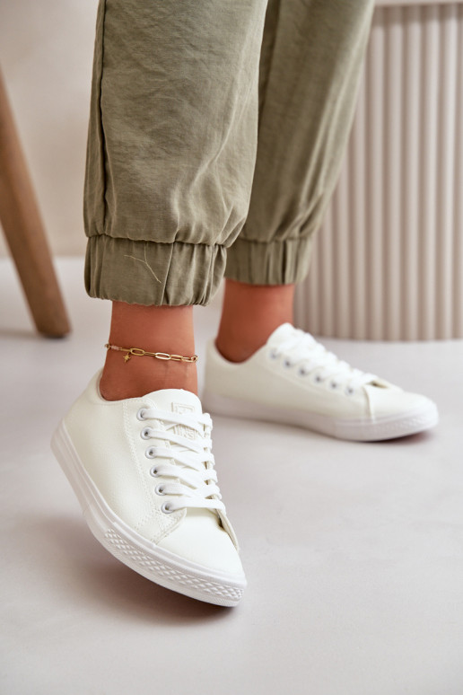 avec des brides Chaussures décontractées modèle classique de couleur blanche Misima