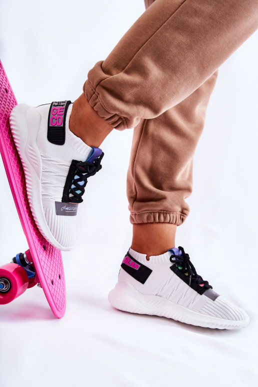 Chaussures Klayra de couleur blanche du modèle de sneaker Chaussures Klayra de couleur blanche du modèle de sneaker