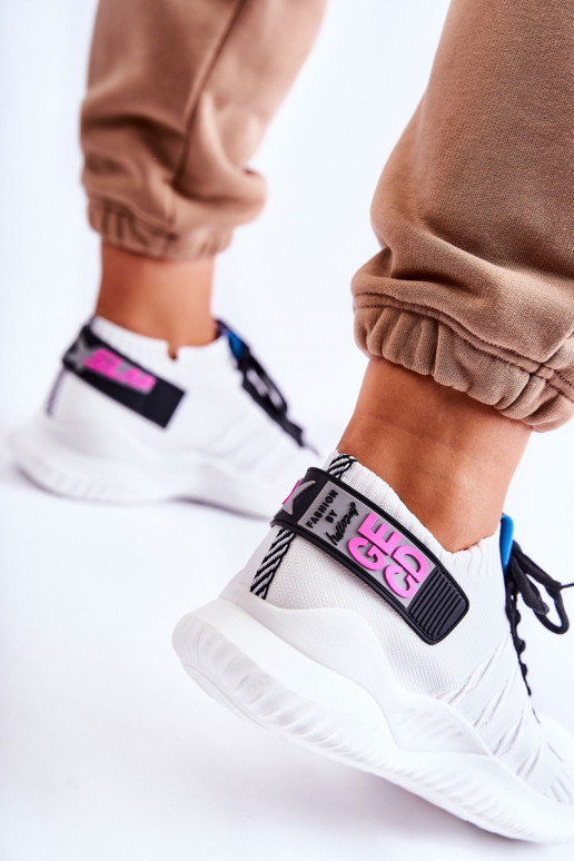 Chaussures Klayra de couleur blanche du modèle de sneaker Chaussures Klayra de couleur blanche du modèle de sneaker