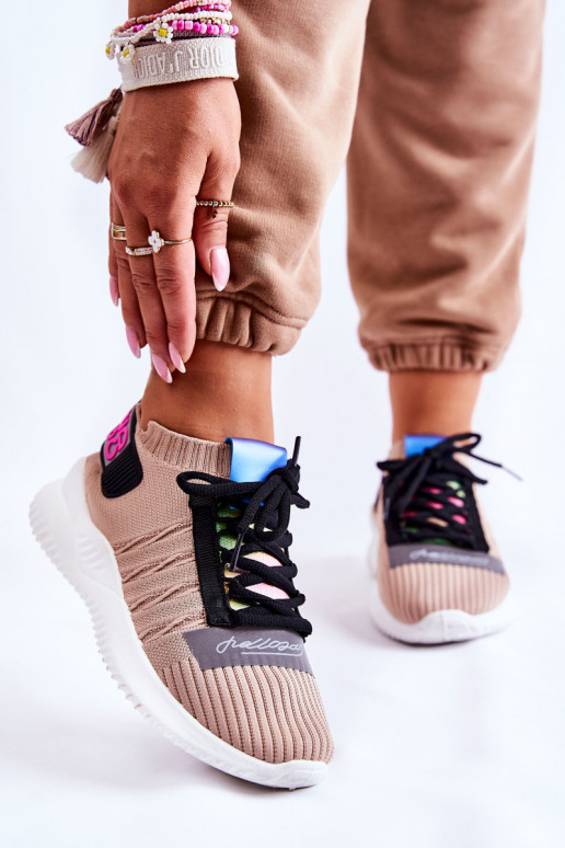 Chaussures Klayra beiges Klayra du modèle résistant Modèle Sneakers