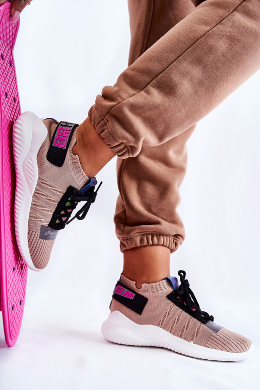 Chaussures Klayra beiges Klayra du modèle résistant Modèle Sneakers