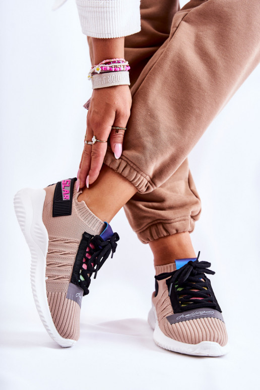 Chaussures Klayra beiges Klayra du modèle résistant Modèle Sneakers Chaussures Klayra beiges Klayra du modèle résistant Modèle Sneakers