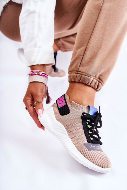 Chaussures Klayra beiges Klayra du modèle résistant Modèle Sneakers