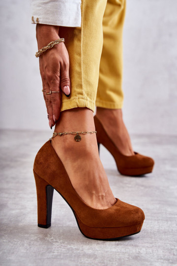 Modèle classique Chaussures en daim à talons couleur marron Soro