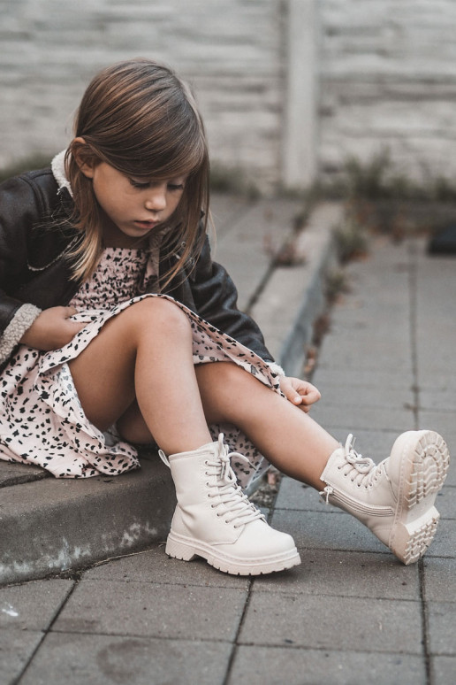Bottes enfants avec fermetures éclair beige Omua