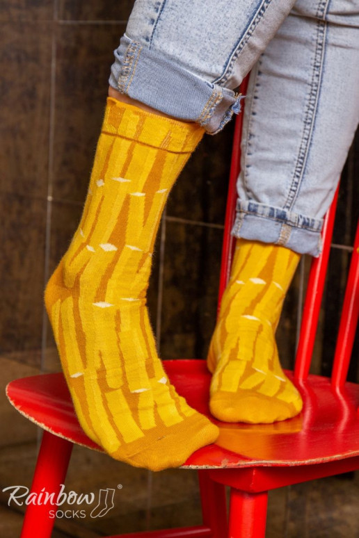 2 paires de chaussettes colorées dans une boîte