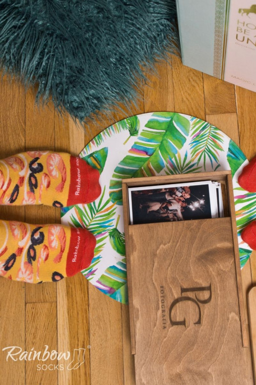 Chaussettes colorées dans une boîte Pizza 4 paires