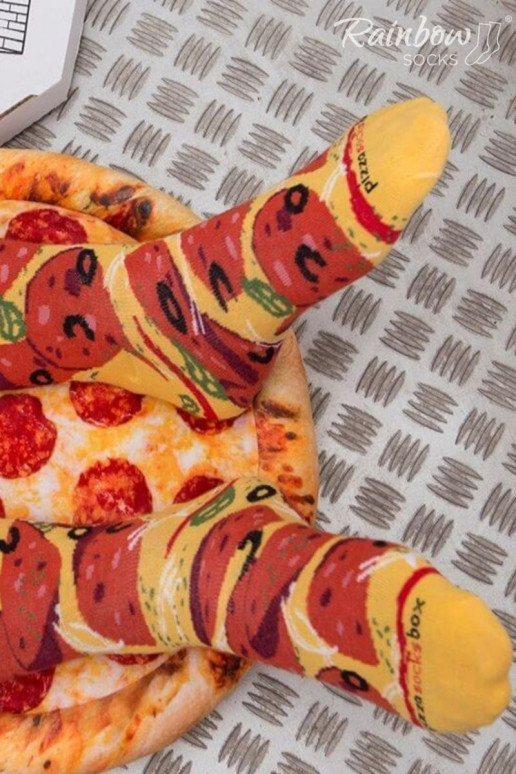 Chaussettes colorées dans une boîte Pizza 4 paires