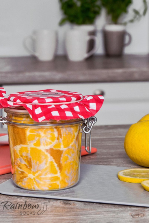 2 paires de chaussettes colorées dans une boîte 2 paires de chaussettes colorées dans une boîte