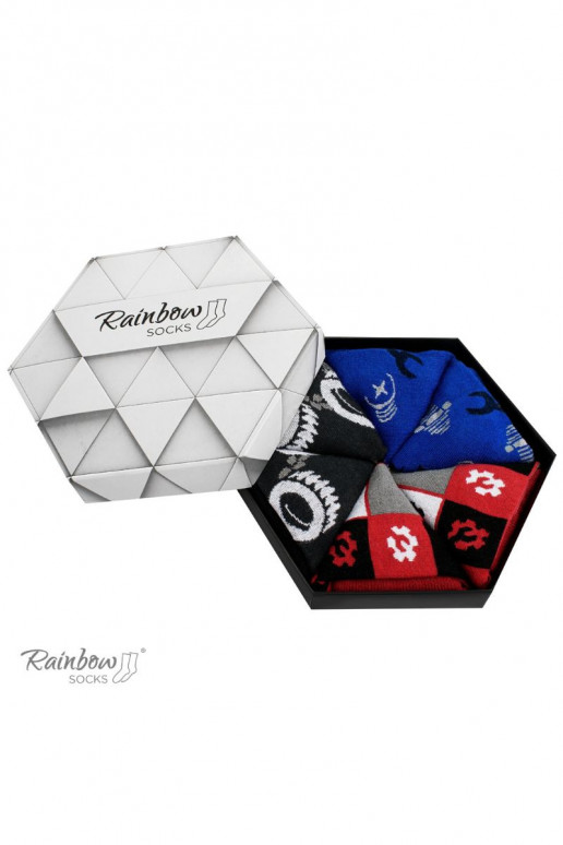 3 paires de chaussettes colorées dans une boîte 3 paires de chaussettes colorées dans une boîte