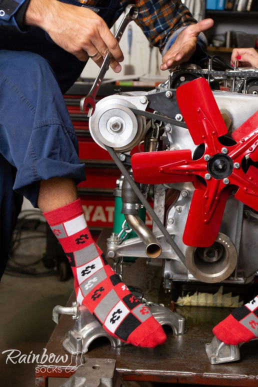 3 paires de chaussettes colorées dans une boîte 3 paires de chaussettes colorées dans une boîte