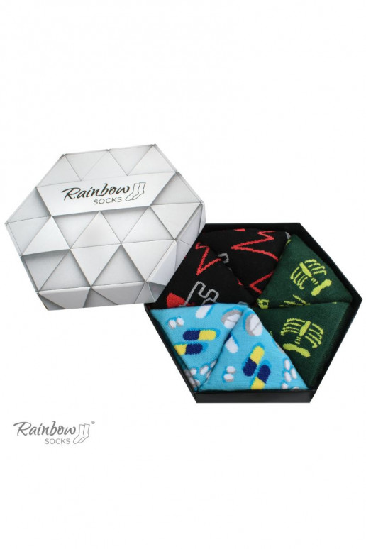 3 paires de chaussettes colorées dans une boîte 3 paires de chaussettes colorées dans une boîte