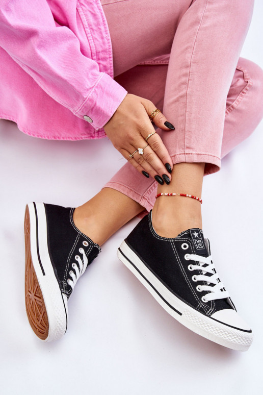 Chaussures de loisirs modèle classique de couleur noire avec semelles blanches Ecoma