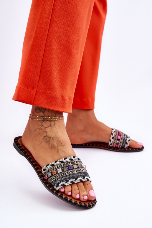 Chaussons décorés de couleur noire Bellisa Chaussons décorés de couleur noire Bellisa