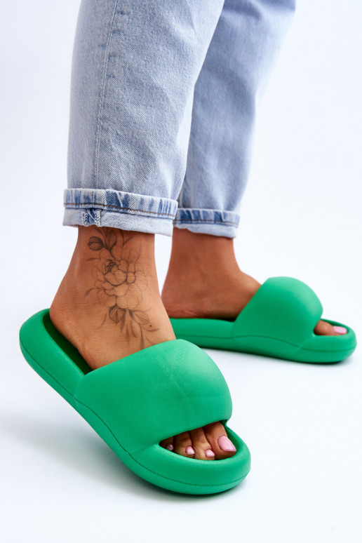 Chaussons légers à semelle plaquée or en vert Milton