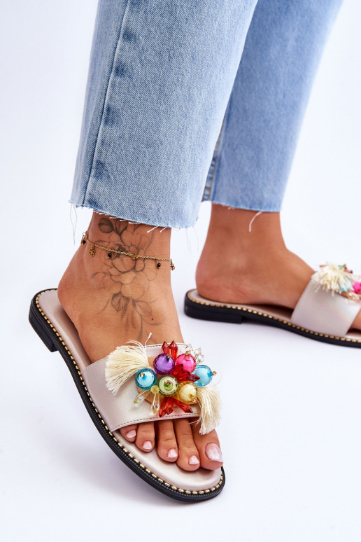 Chaussons avec perles décoratives S.Barski KV-2775-47 Nude Chaussons avec perles décoratives S.Barski KV-2775-47 Nude