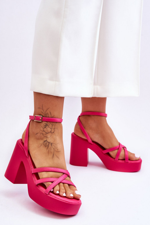 Élégantes sandales à talons hauts avec lanières de couleur rose Shemira