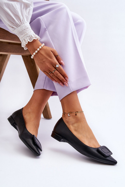 Ballerines modèle classique avec ornements de couleur noire Rivea Ballerines modèle classique avec ornements de couleur noire Rivea