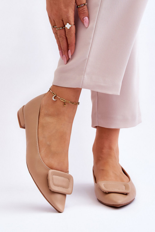 Ballerines modèle classique avec ornements beige Rivea