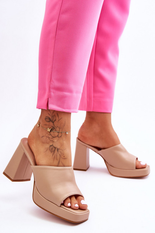 Chaussons en cuir à talons beige Livesa