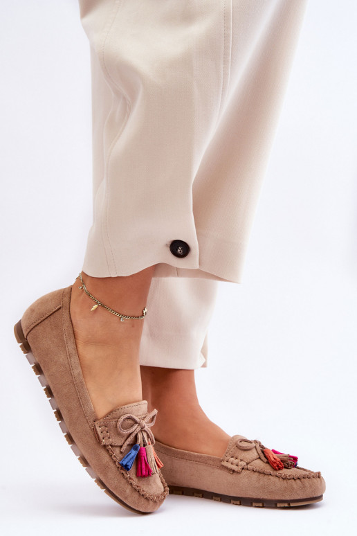 Mocassins en daim à pompons en Dorine beige Mocassins en daim à pompons en Dorine beige