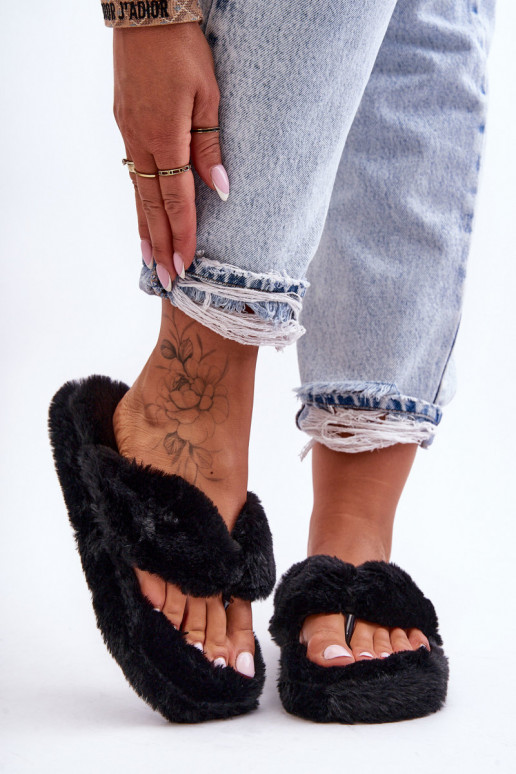 Chaussons couleur noir Elma