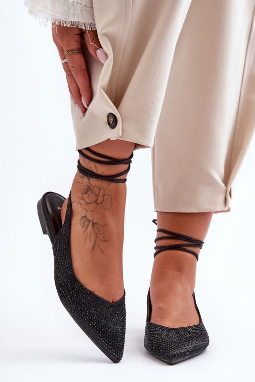 Chaussures à talons modèle classique à bouts pointus de couleur noire Delimena Chaussures à talons modèle classique à bouts pointus de couleur noire Delimena