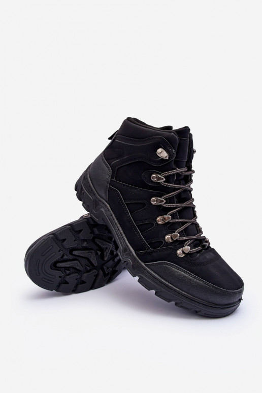 les bottes de randonnée sont chauffées en Cowder noir