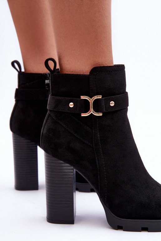 Chaussures en daim de couleur noire Liani Chaussures en daim de couleur noire Liani