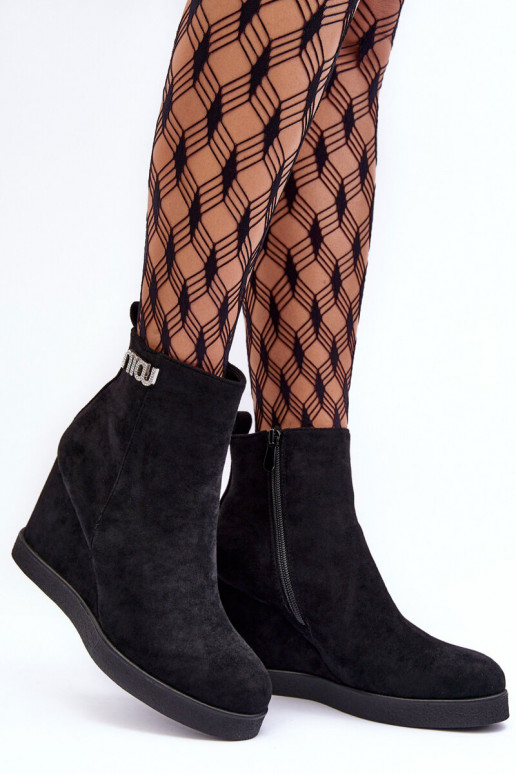 Bottines chauffantes en daim avec ornements de couleur noire Vere Bottines chauffantes en daim avec ornements de couleur noire Vere