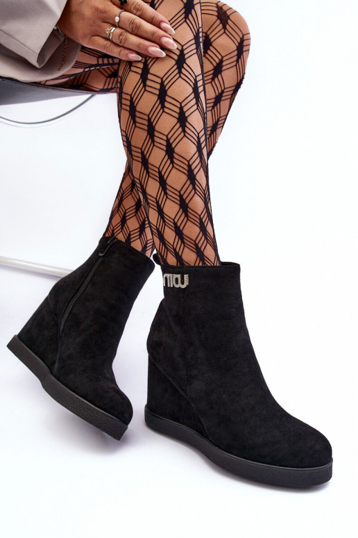 Bottines chauffantes en daim avec ornements de couleur noire Vere Bottines chauffantes en daim avec ornements de couleur noire Vere
