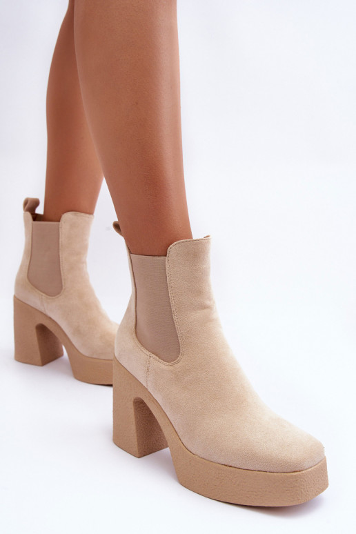 Bottines en daim à talon épais de couleur beige Sunilda