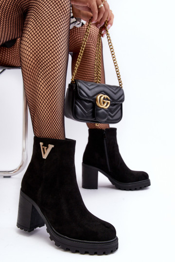 Bottines en daim avec ornements en noir Strong 2