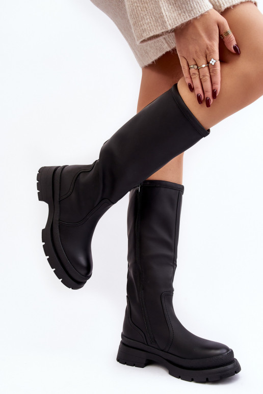 Bottes chaudes à talons larges de couleur noire Desiren Bottes chaudes à talons larges de couleur noire Desiren