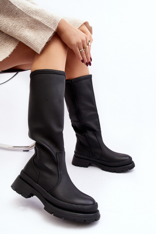 Bottes chaudes à talons larges de couleur noire Desiren Bottes chaudes à talons larges de couleur noire Desiren