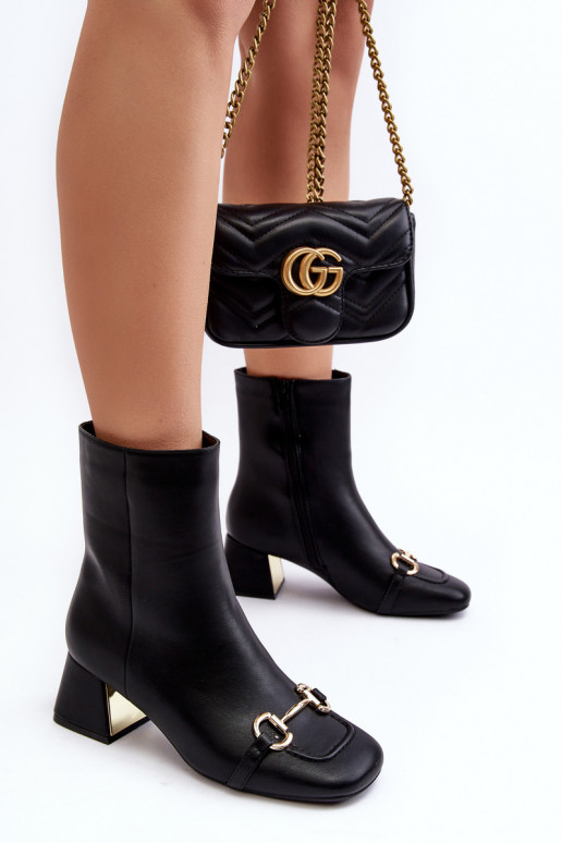 Bottines à talons avec ornements en noir Adinah