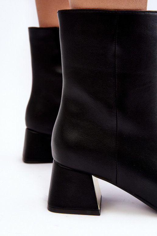 Bottines à talons avec ornements en noir Adinah