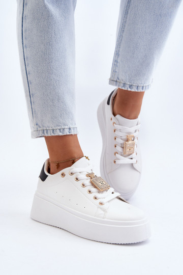 Chaussures modèle baskets avec ornements de couleur blanche Celedria